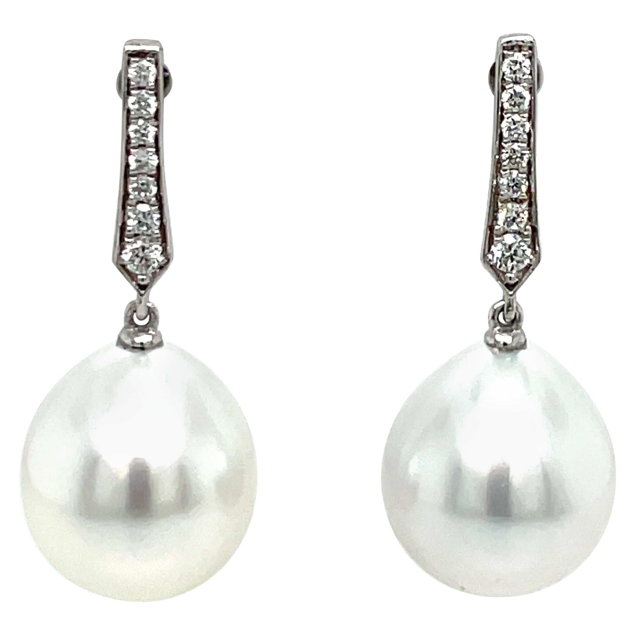 18 Karat White Gold Diamond South Sea Drop Earrings 0.16 Carats For Sale