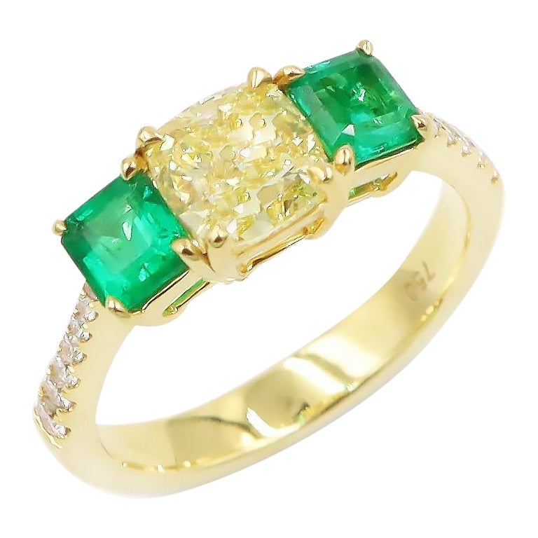 Emilio Jewelry Bague en diamant jaune intense de fantaisie certifiée Gia  en vente