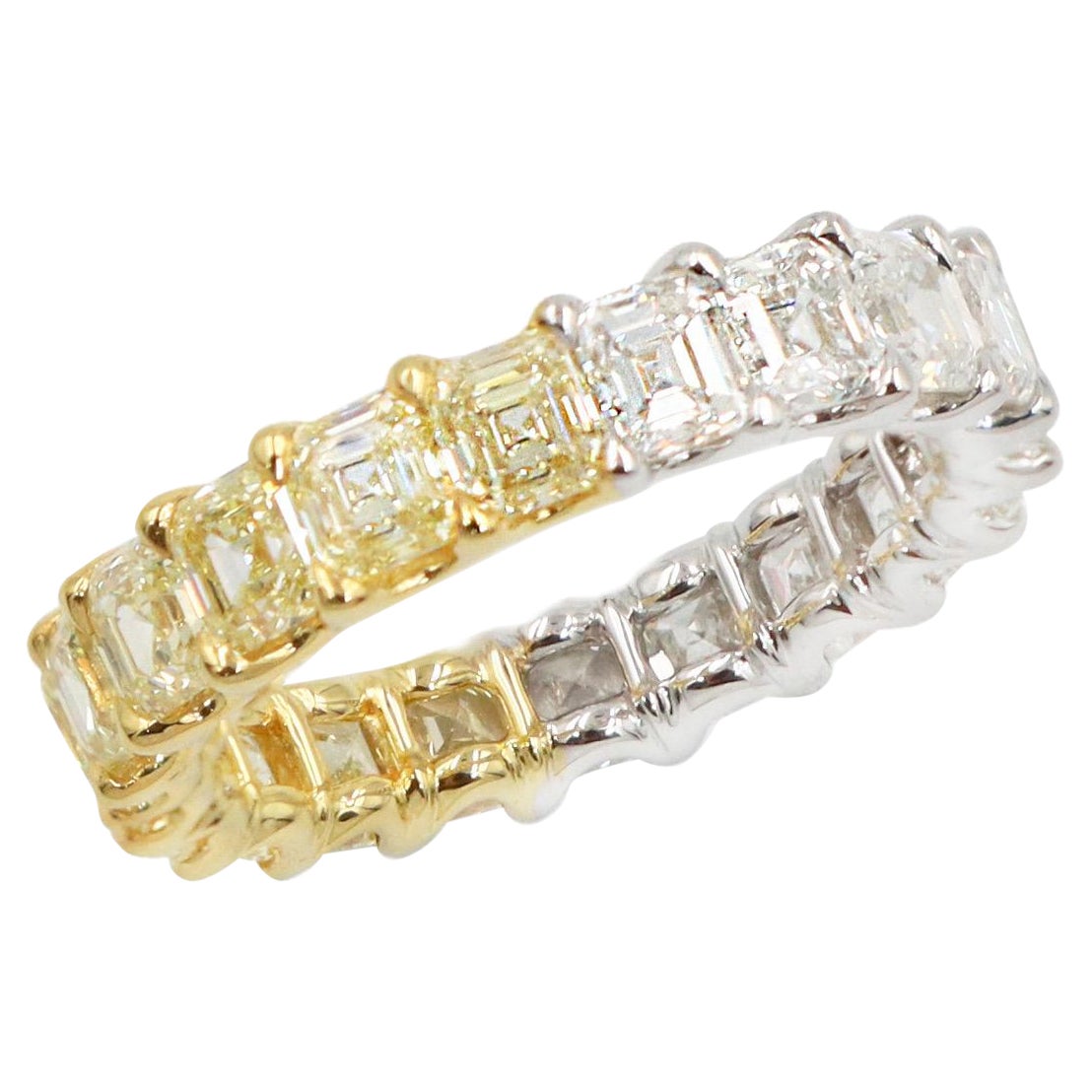 Emilio Jewelry, bague d'éternité en diamants blancs et jaunes taille Asscher de 4,95 carats en vente
