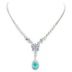 So Chic Design Certified Ct 6, 07 of Colombia Emerald and Diamonds on Necklace