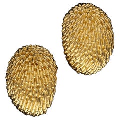 Van Cleef & Arpels Stylish Pair of 18ct Gold Épis Clip Earrings, Circa 1960