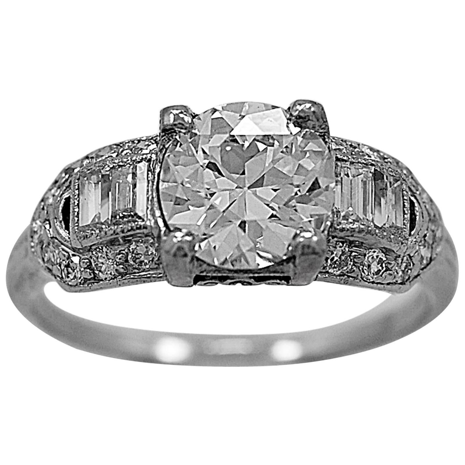 Antique Art Deco 1.12 Carat Diamond Platinum Engagement Ring  For Sale