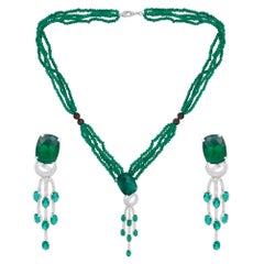 Halskette mit mehrlagigem Anhänger aus 18 Karat Gold mit grünem Onyx und Diamant-Pavé