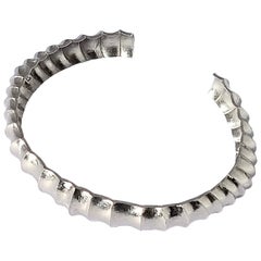 Bracelet manchette concave en platine et sterling avec vetebrae