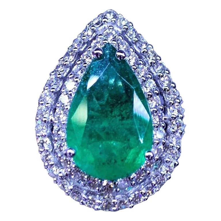 Exclusive Certified Ct 6, 74 of Zambia Emerald and Diamonds on Ring For Sale