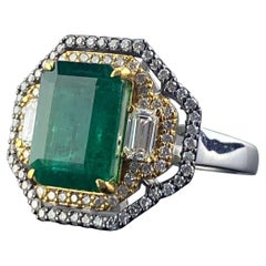 Art Deco Style 4.91ctw Fine Quality Emerald & Diamond Shield French Pave Ring 