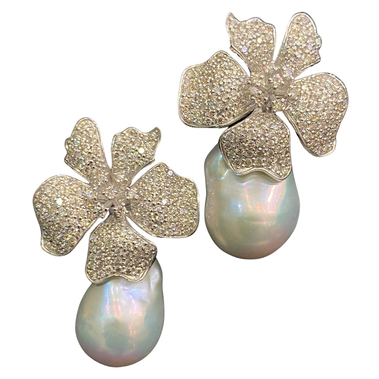 Exquisite Ct 51 of Natural Mother of Pearls and Diamonds on Earrings