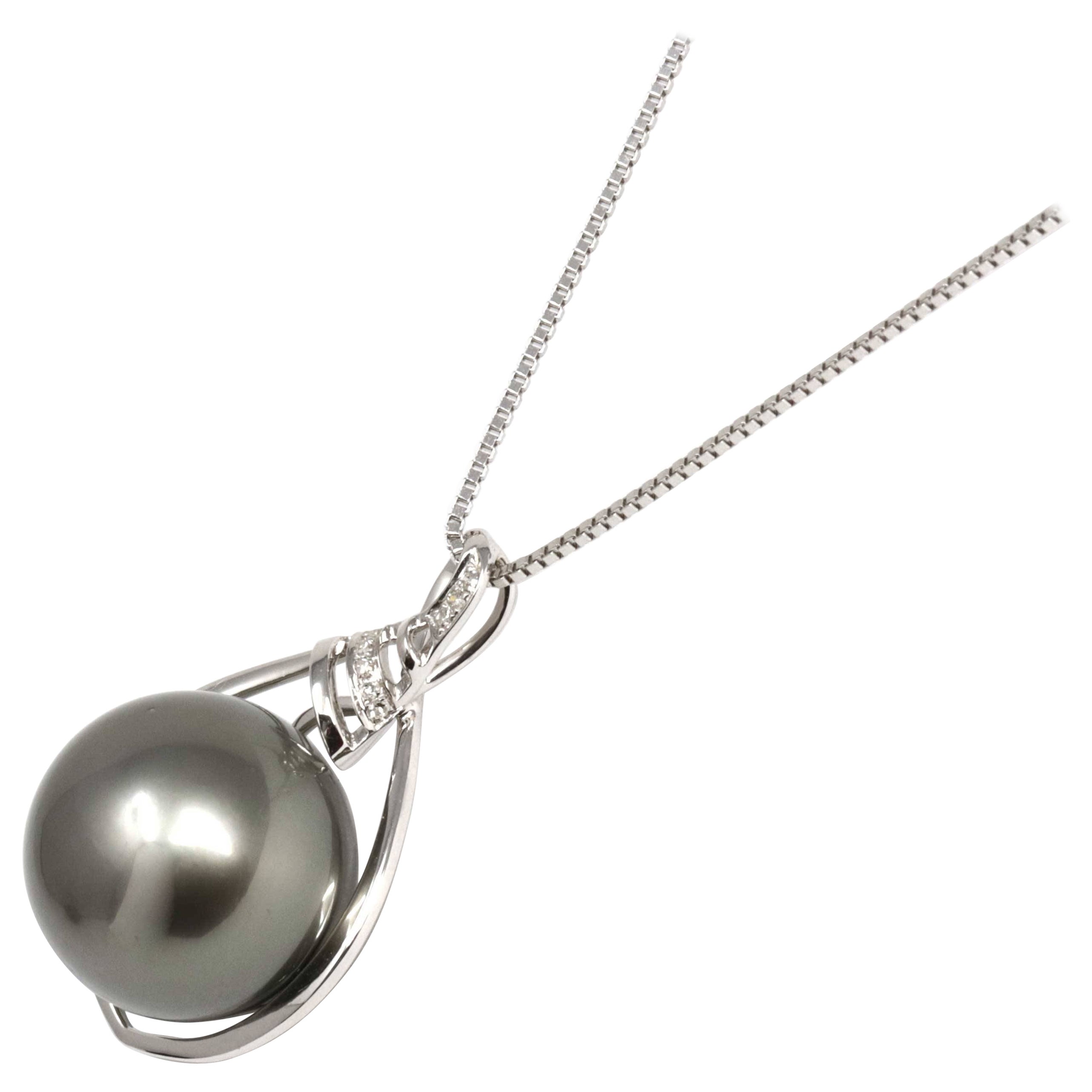 18k White Gold Round Black Tahitian South Sea Cultured Pearl & Diamond Necklace For Sale