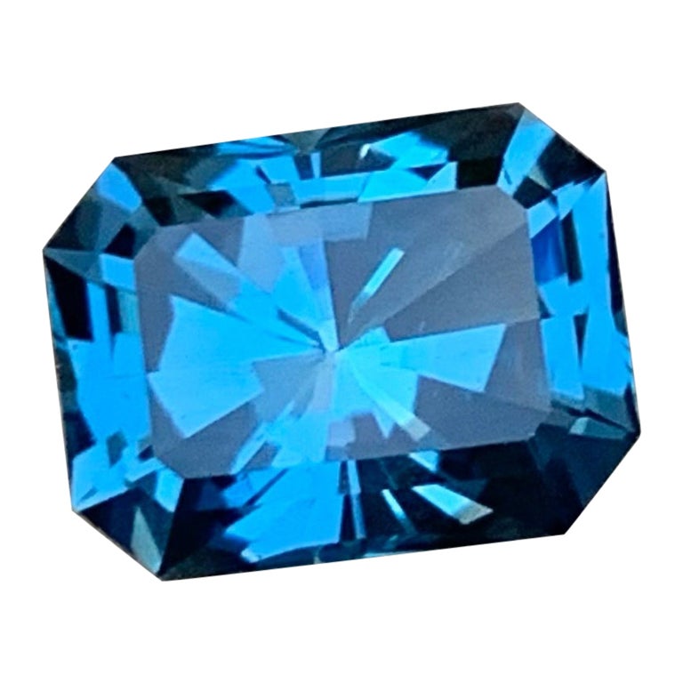 Beautiful Fancy Cut London Blue Topaz 2.90 Carats Topaz Gemstone Mystic Topaz For Sale