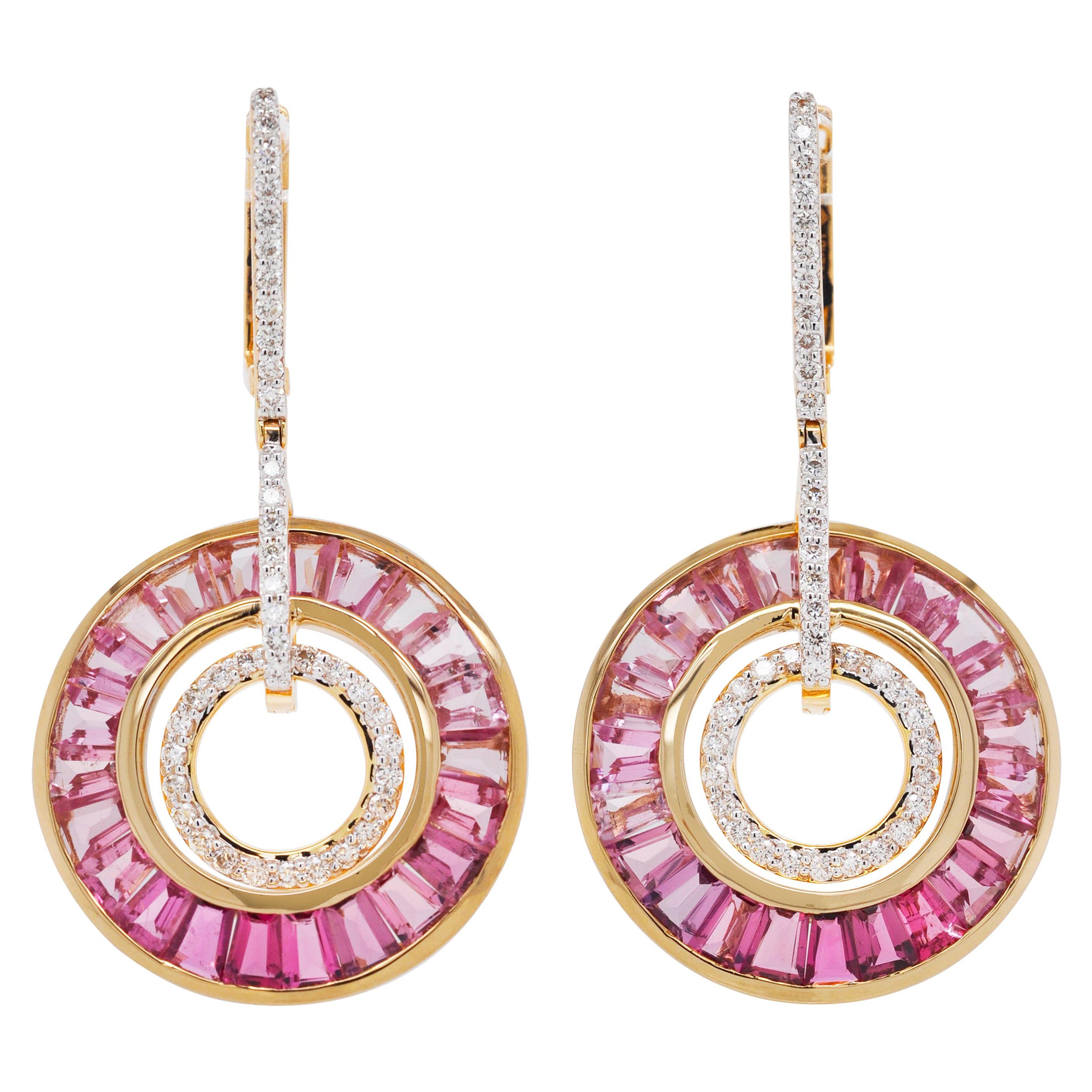 Boucles d'oreilles circulaires de style Art déco en or 18 carats avec tourmaline rose et diamants baguettes