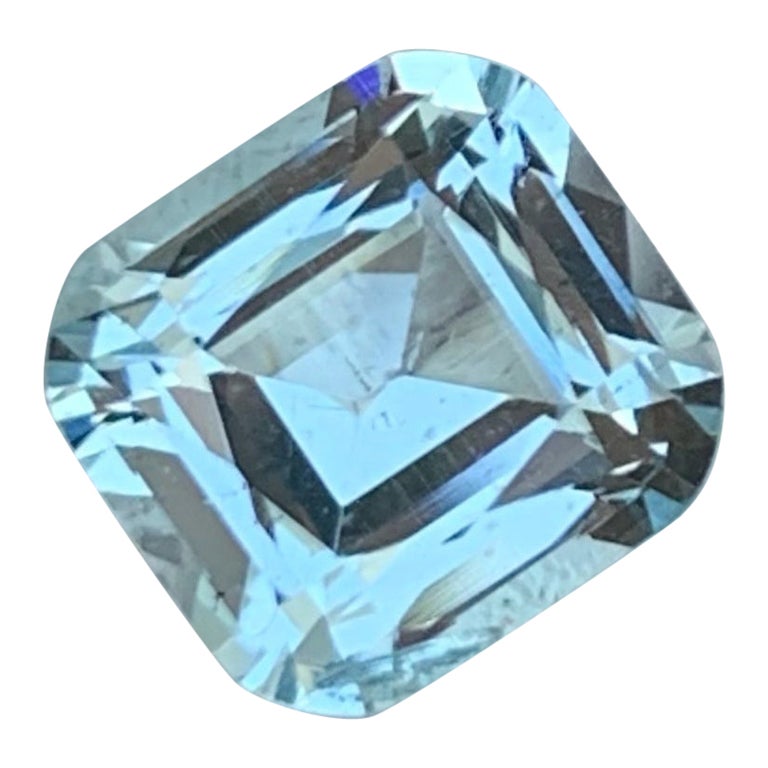 Excellent Loose Aquamarine 1.70 Carats Loose Gemstones for Ring Jewelry For Sale