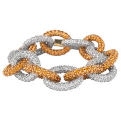 Bracelet en or blanc et jaune 18 carats avec pavé de diamants et saphirs jaunes de 48,75 carats