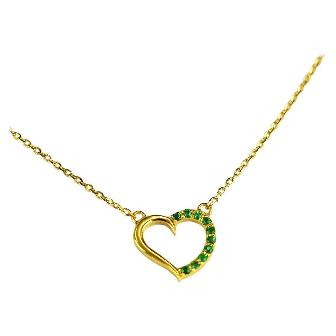 18k Gold Emerald Heart Necklace Valentine Jewelry For Sale