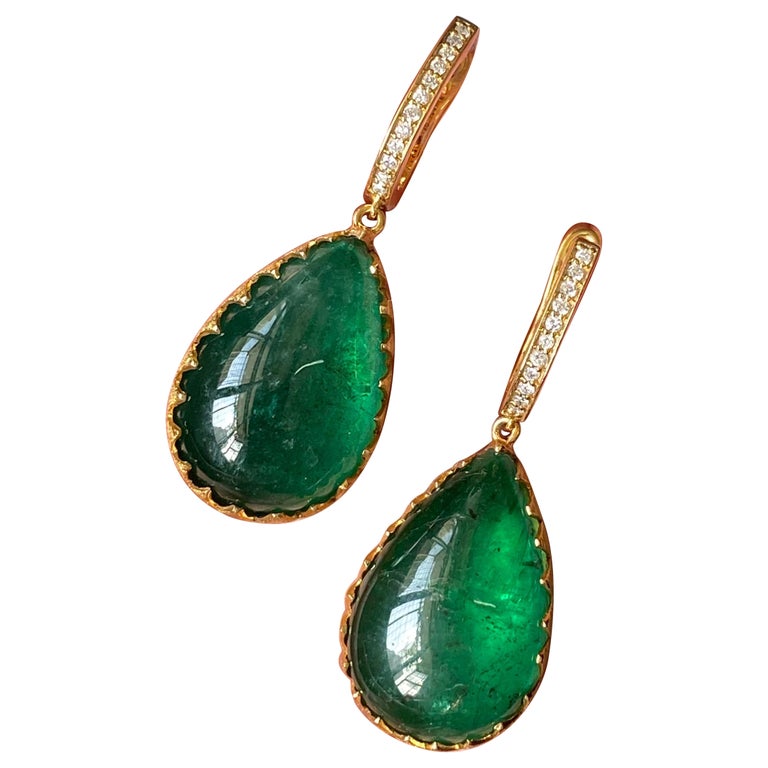 Certified 28.61 Carat Emerald and Diamond 18K Yellow Gold Dangle Earrings For Sale