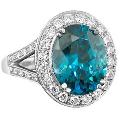 Bague en platine avec zircon bleu et diamant Richard Krementz