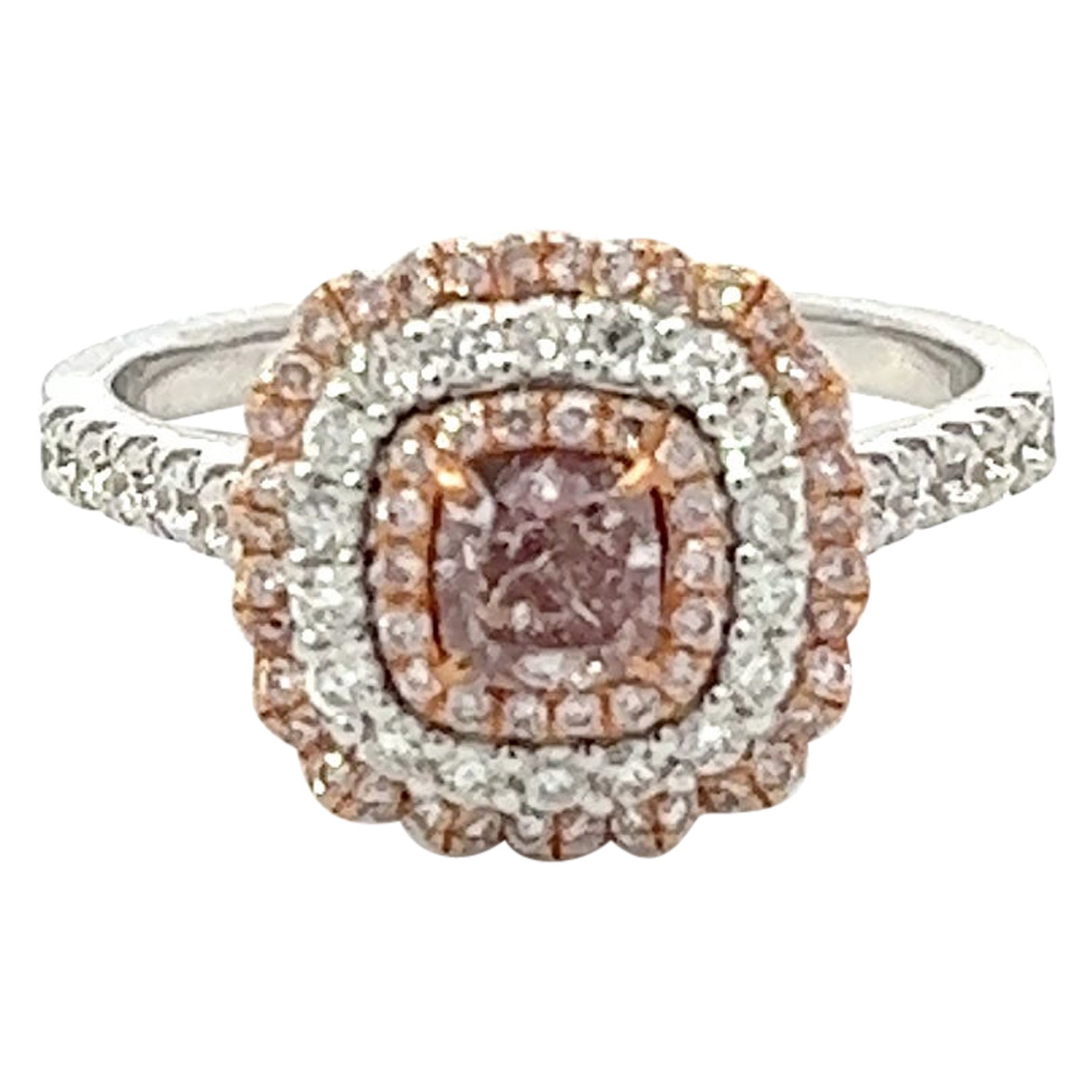 Bague en diamant rose de 0,50 carat certifié par le GIA en vente