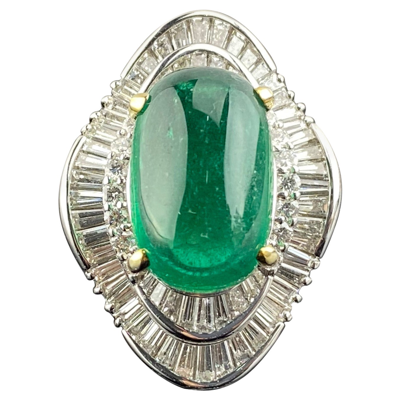 Art-Deco 17.93 Carat Emerald and 4.31 Carat Diamond Cocktail Engagement Ring For Sale
