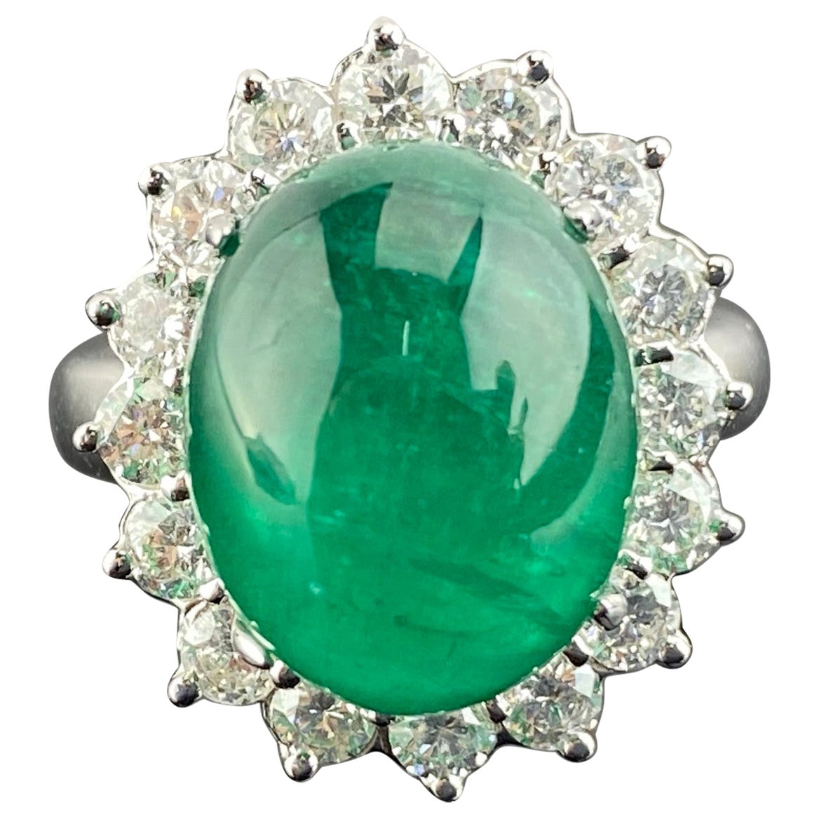 Verlobungsring mit 16,60 Karat Smaragd-Cabochon und Diamant im Angebot