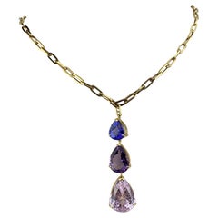 Collier à trois pierres en or 18K avec pendentif en Tanzanite Purple Raindrop 47.50ctw