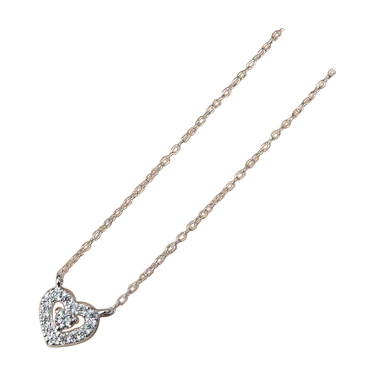 18k Gold Heart Shaped Diamond Necklace For Sale