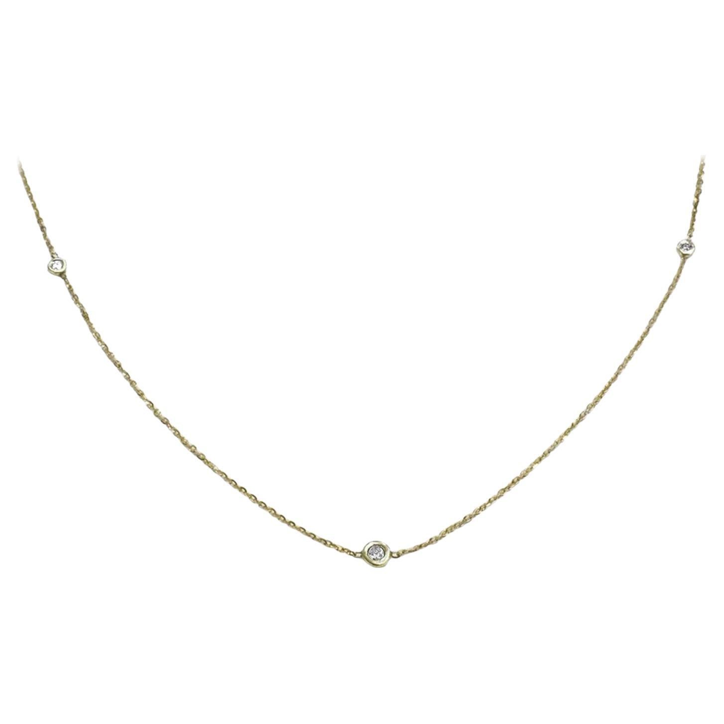 18k Solid Gold Three Diamond Station Necklace Bezel Setting Round Diamond For Sale