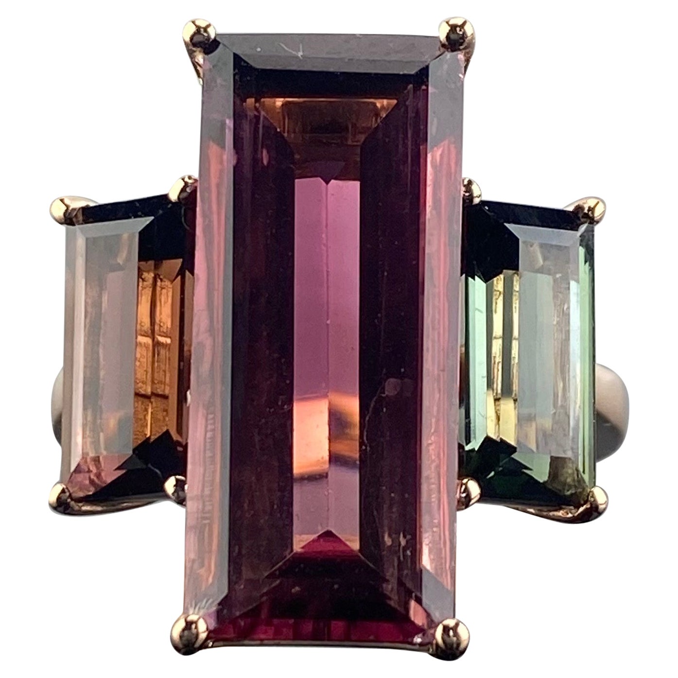 Certified 10.91 Carat Tourmaline and 18K Rose Gold Three Stone Engagement Ring For Sale