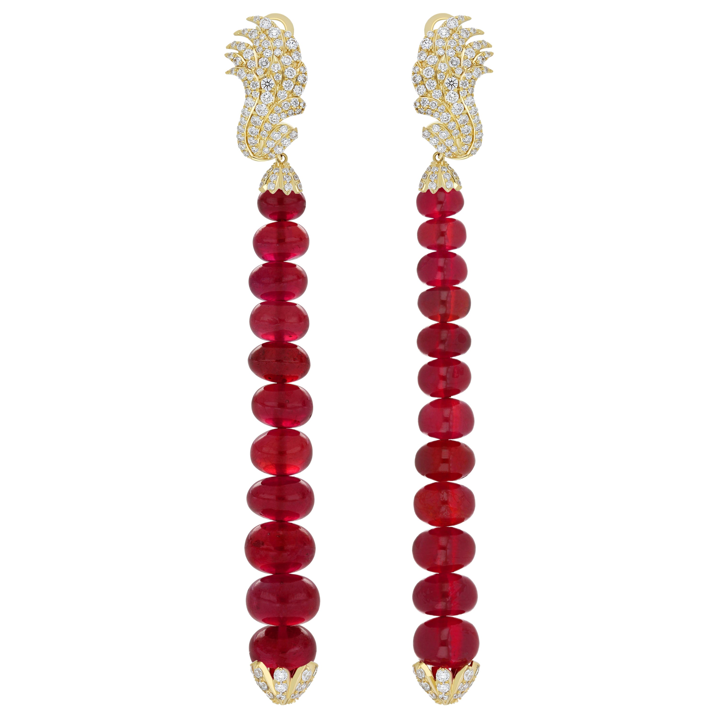 Boucles d'oreilles en or jaune 18 carats avec rubis et diamants Boucles d'oreilles pendantes en or jaune 18 carats faites à la main pour les fêtes