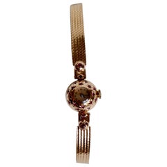 Vintage Woman Watch in 18K Yellow Gold, Circa 1940