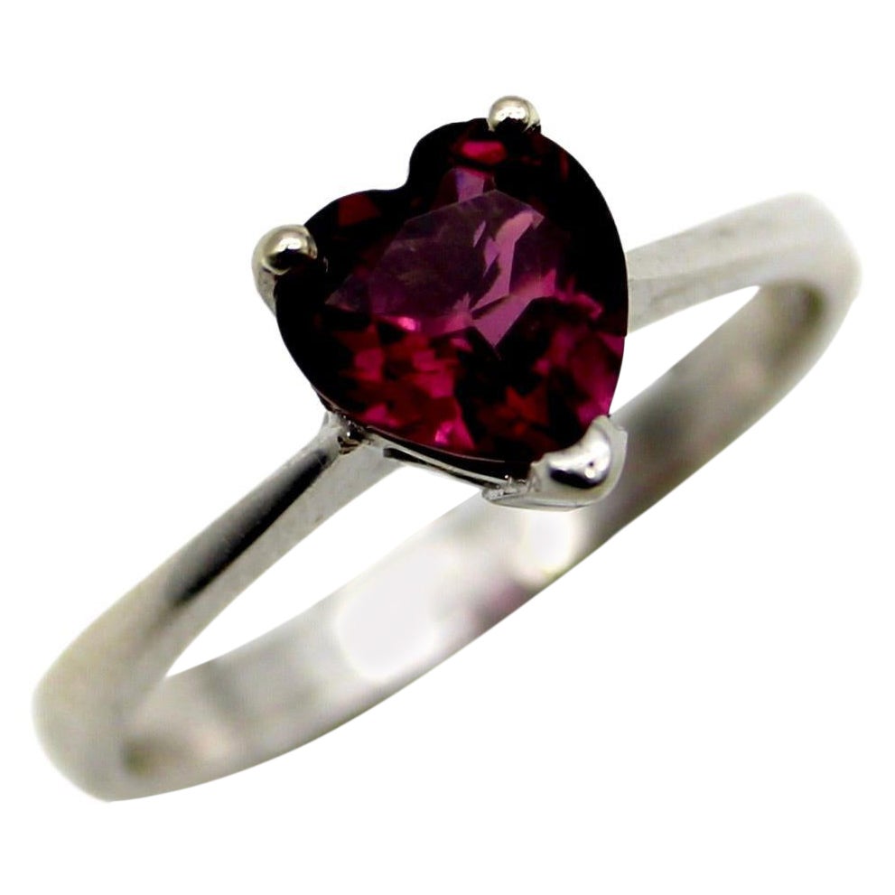 Contemporary 18K White Gold Heart Shaped Garnet Ring