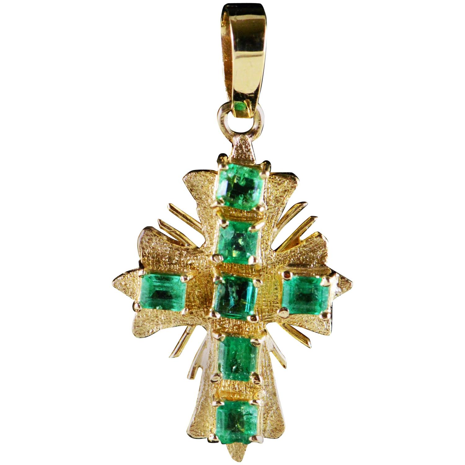 Emerald Gold Cross Pendant For Sale at 1stdibs