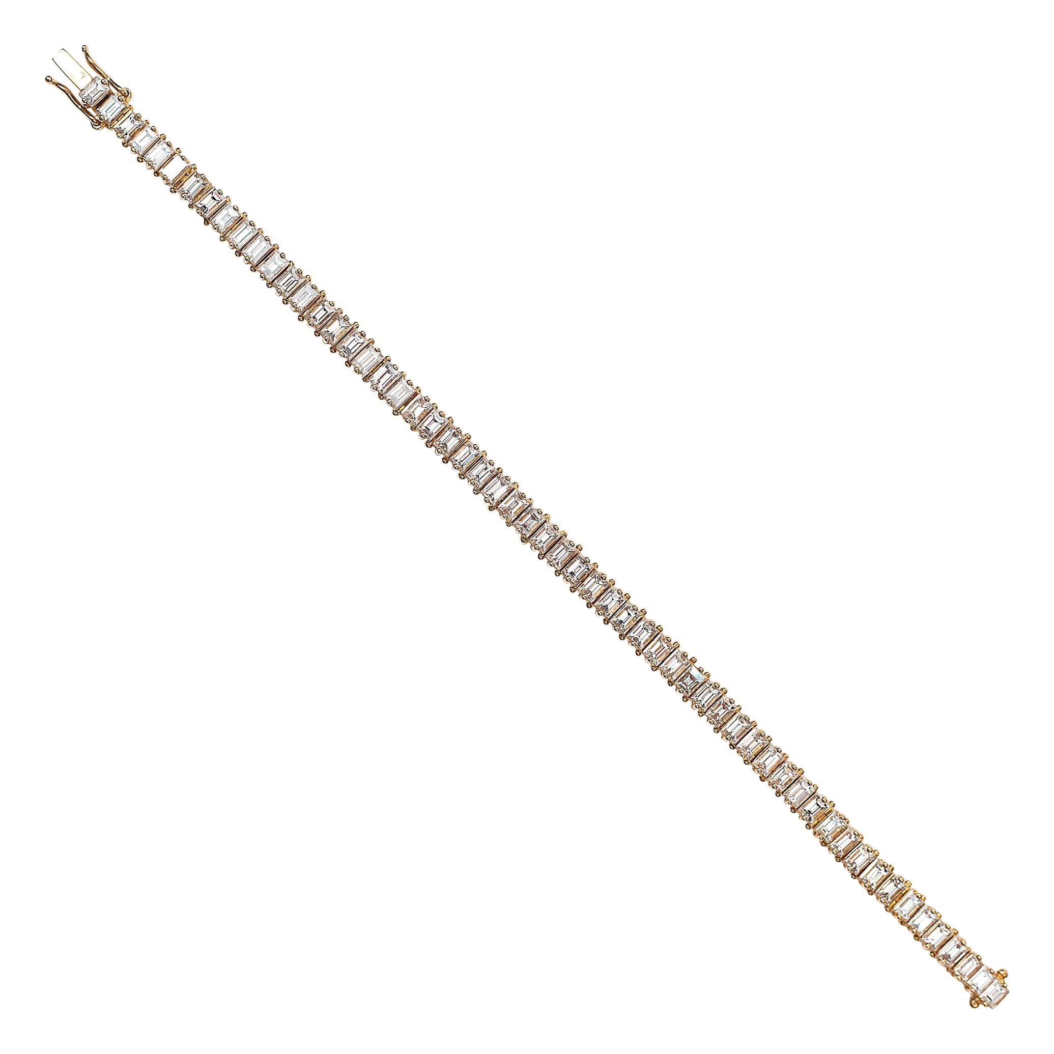 0.15 pointer Baguette 8.70 cts Diamond Tennis Bracelet in 18K Yellow Gold For Sale