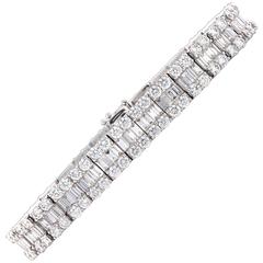 12.11 Carats Round-Cut White Diamonds Gold Bracelet 