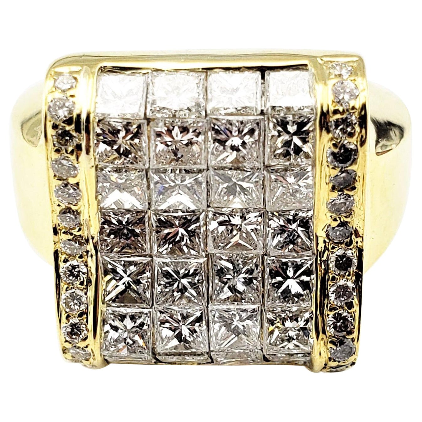 Vintage 18 Karat Yellow Gold and Diamond Ring For Sale