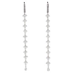 Boucles d'oreilles pendantes florales en or blanc 18 carats avec briolette en diamant PANIM