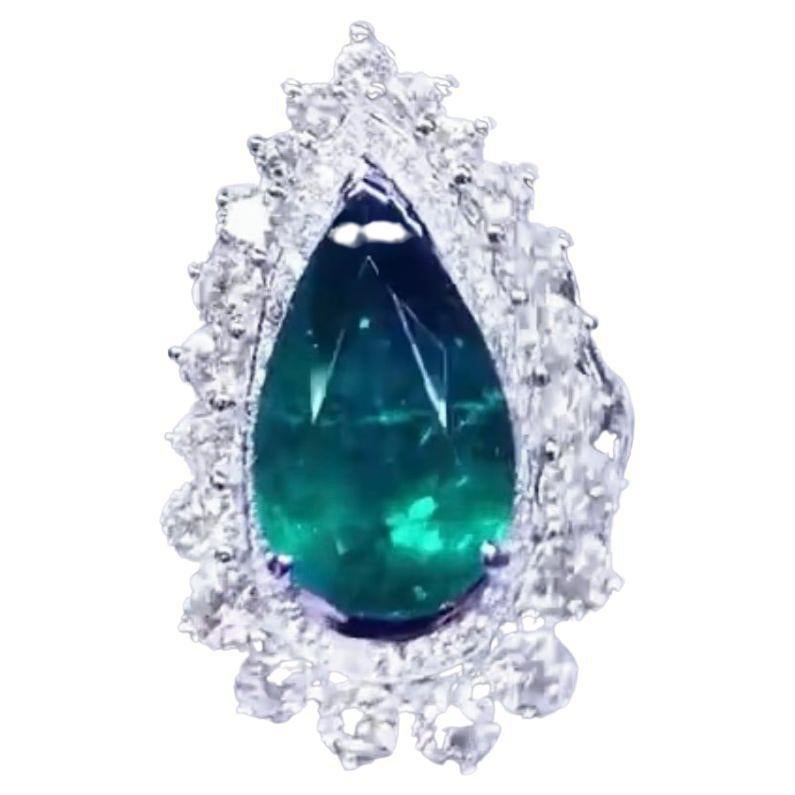 Bague certifiée Ct 14 d'émeraudes de Zambie et de diamants en vente