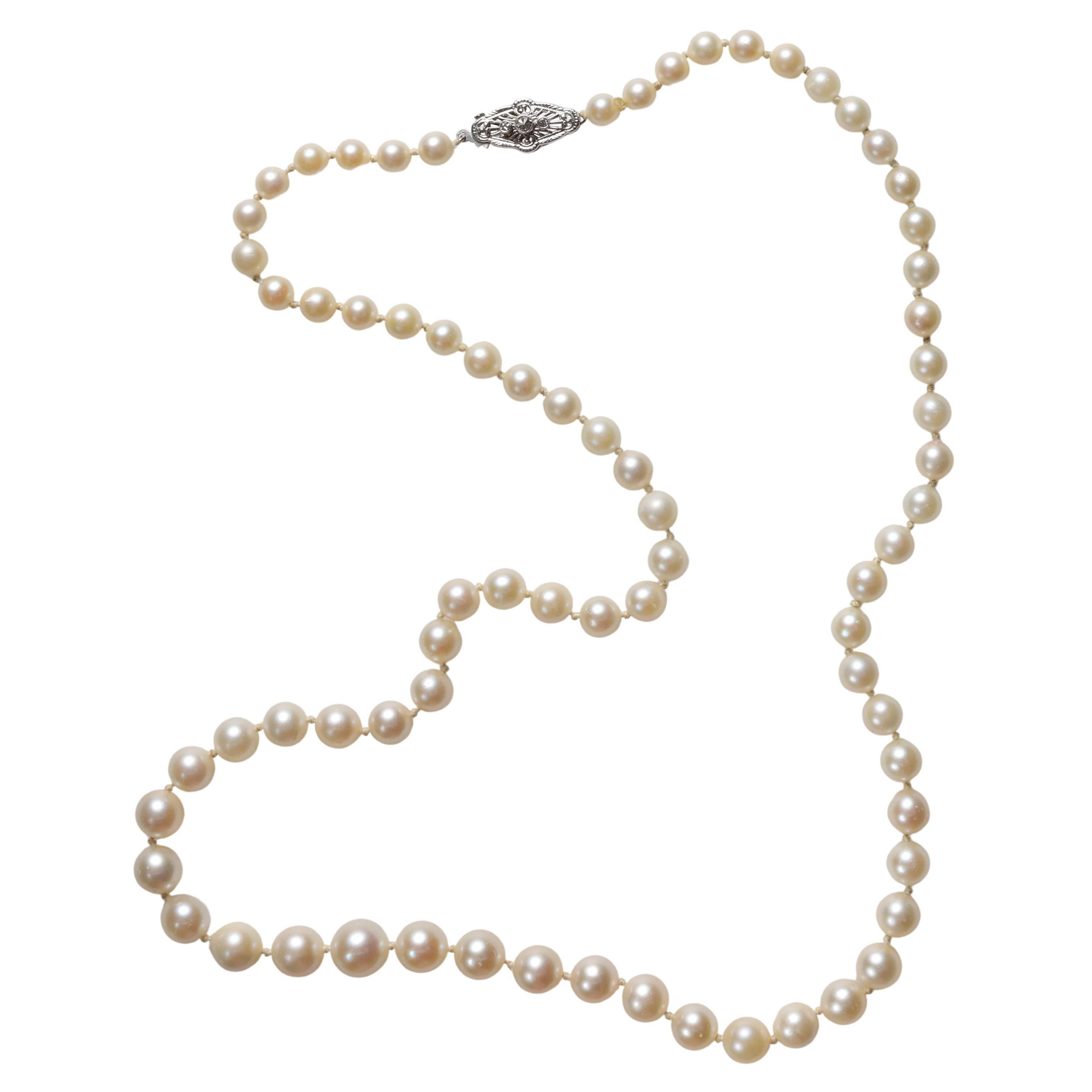 Collier de Perles Art Déco Circa 1940s Perles de Culture Akoya Fermoir Diamant 21".