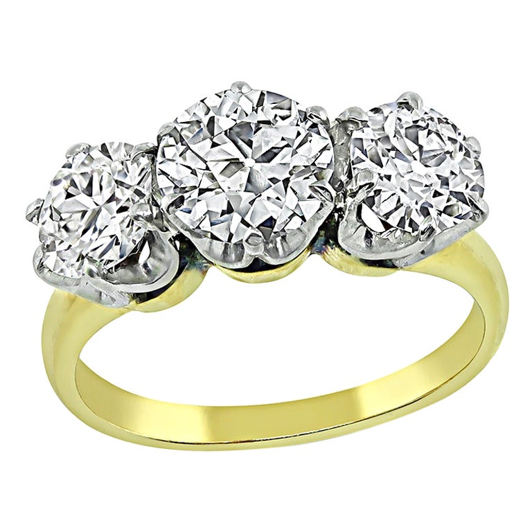 Victorian GIA 1.11ct Center Diamond 0.72ct and 0.71ct Diamond Three Stone Ring For Sale