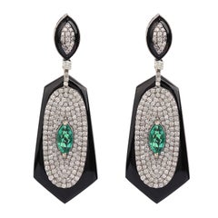 Pendants d'oreilles de 13,80 carats en diamant, émeraude et onyx de style contemporain