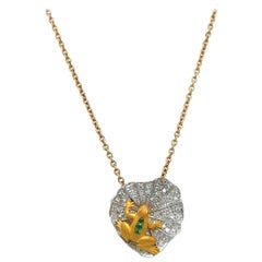 Carrera Y Carrera Colgante Oro Amarillo 18 Kt Rana sobre Diamante 0.39 Cts Lily Pad