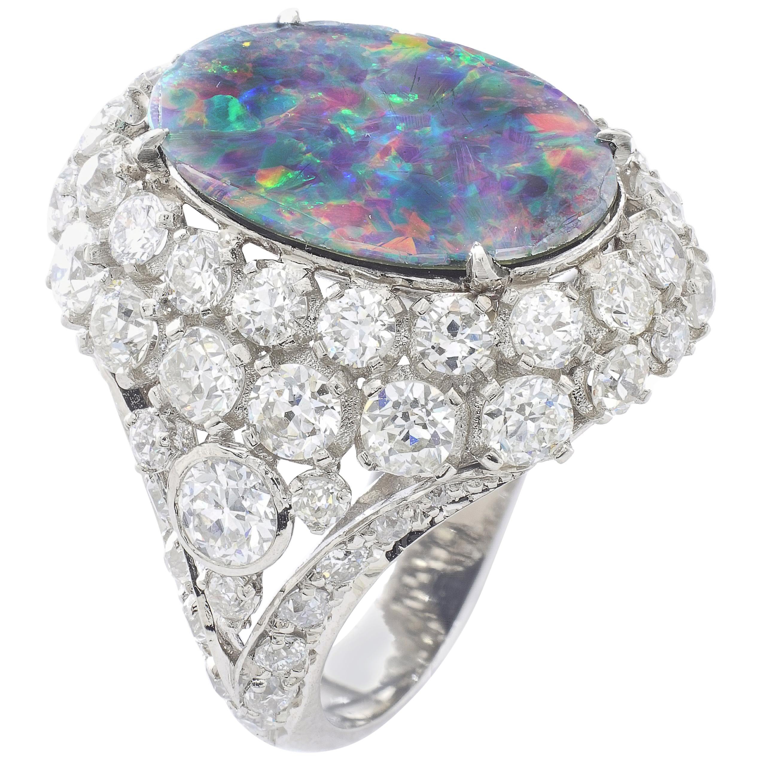 Bague en platine avec opale noire et diamants en vente