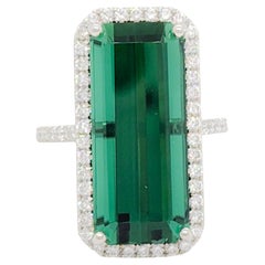 Anillo de Cóctel de Turmalina Verde y Diamante Blanco en Platino