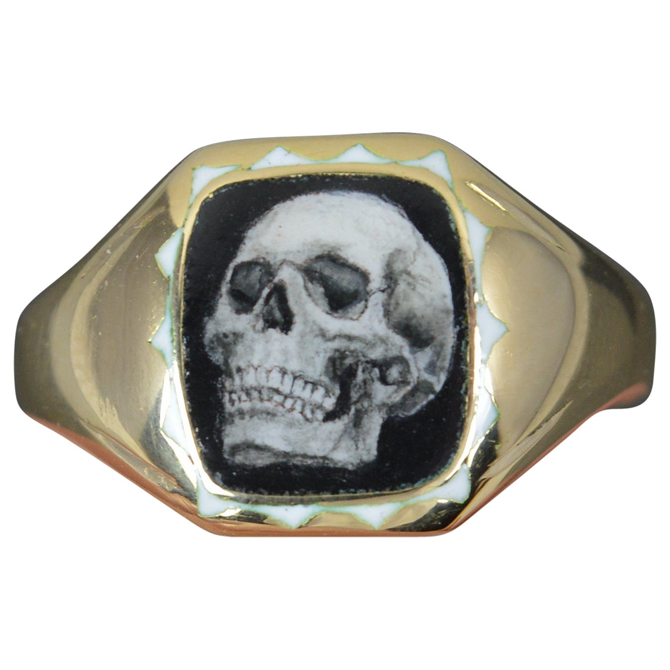 Tudor Enameled "BEHOLD THE ENDE" English Skull Ring For Sale at 1stDibs
