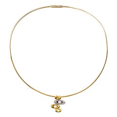 18 Karat Gelbgold Choker-Halskette mit weißem Diamant-Anhänger von Jona