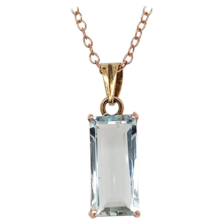 14K Yellow Gold Emerald Cut Aquamarine Pendant For Sale at 1stDibs