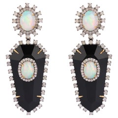 Boucles d'oreilles pendantes de style moderne en diamants, opales et onyx noirs de 24,64 carats