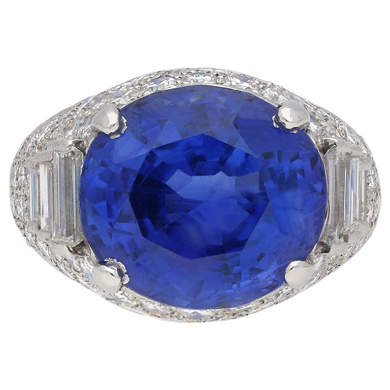 Natural Sapphire and Diamond Cluster Ring by Oscar Heyman Brothers, circa 1960s For Sale