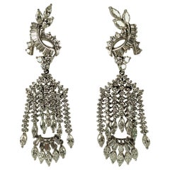 Unique Diamonds Articulated Dangling Man Earrings (boucles d'oreilles surréalistes)