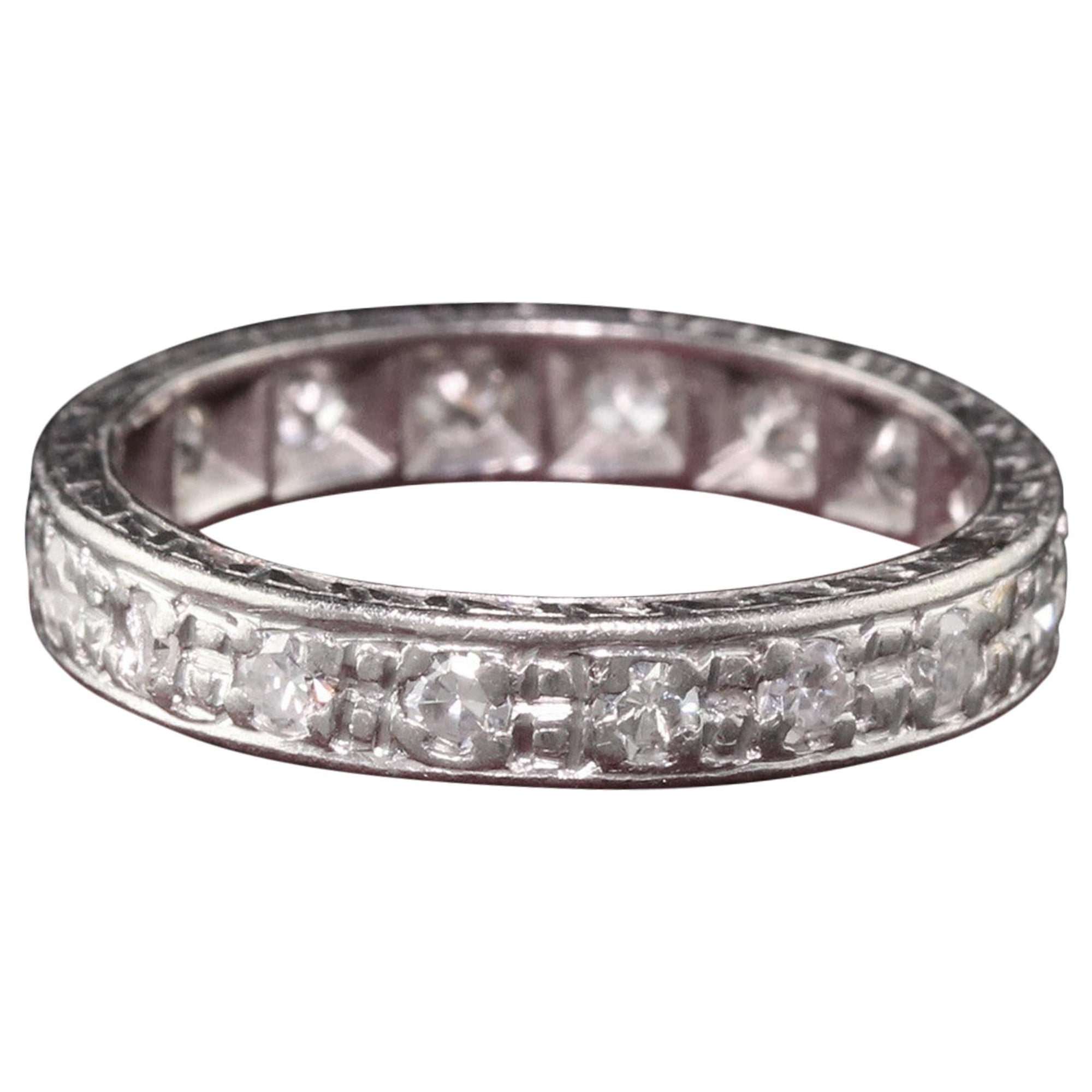 Antiker Art-Déco-Eternity-Ring aus Platin mit Diamanten im alteuropäischen Schliff