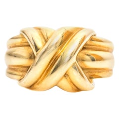 Circa 1990 Tiffany & Co. 18 Karat Yellow Gold Knot Ring