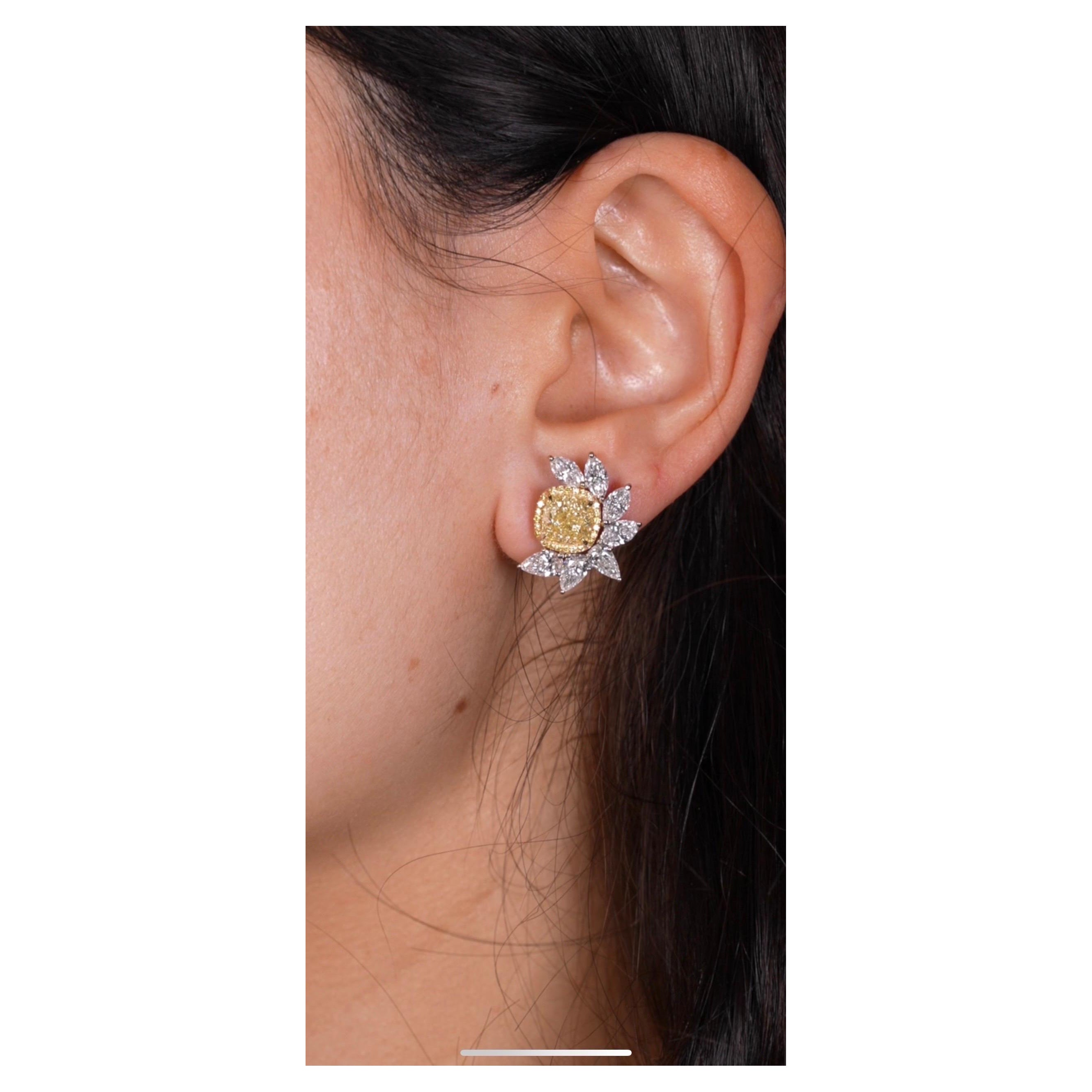 Boucles d'oreilles en diamant jaune de fantaisie certifié GIA